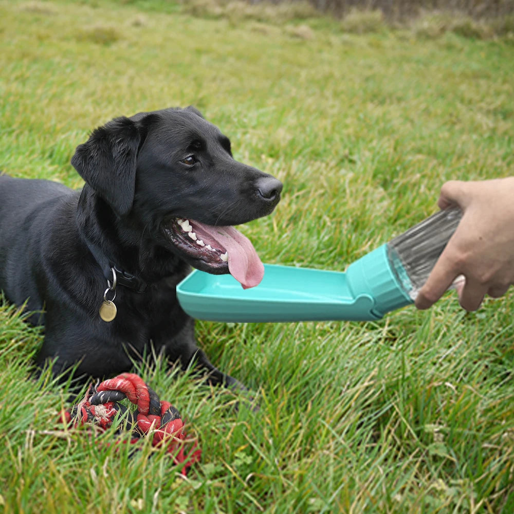 550ML Fold Dog Water Bottle Twist Open PET Portable Dog Drinking Bowl Traveling outside Feeding Walk a Dog Puppy Water Bottle